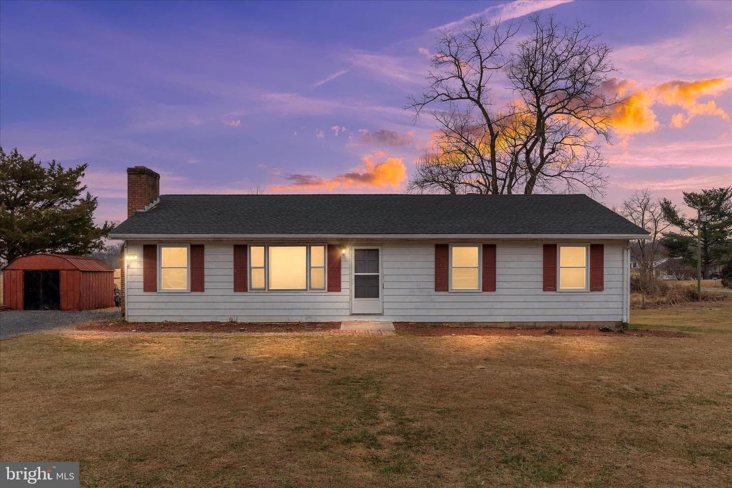 2021 Fairview Road photo 1