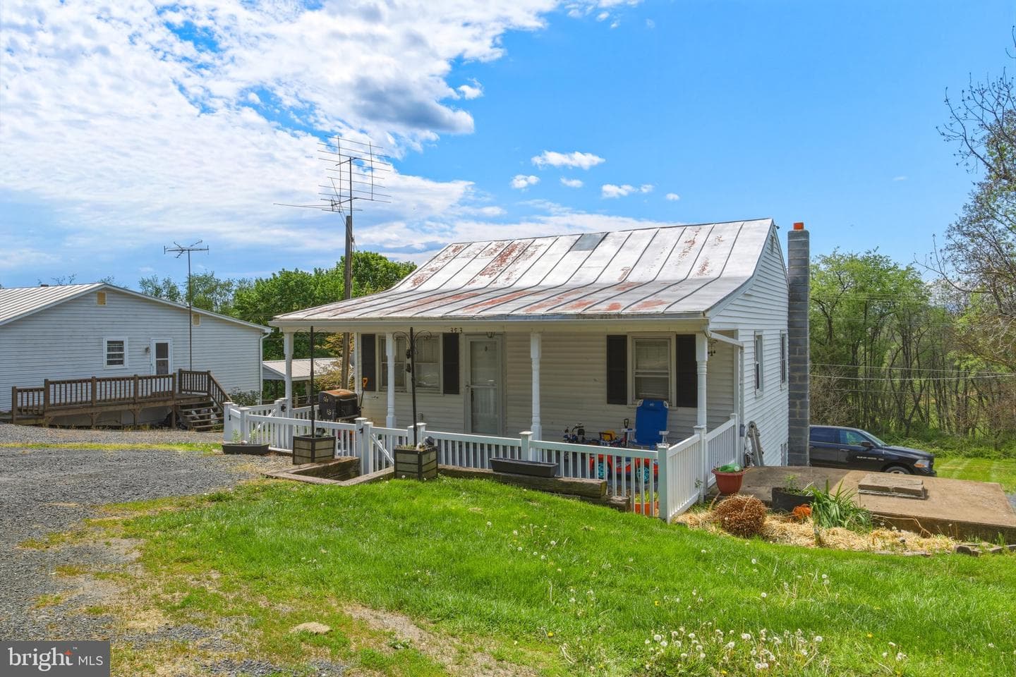 353 Turkey Knob Road, Quicksburg
