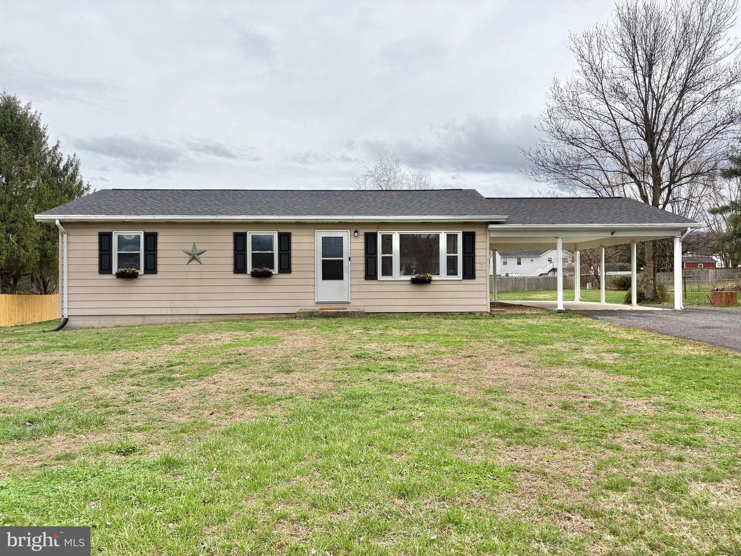 1604 S Ox Road photo 1