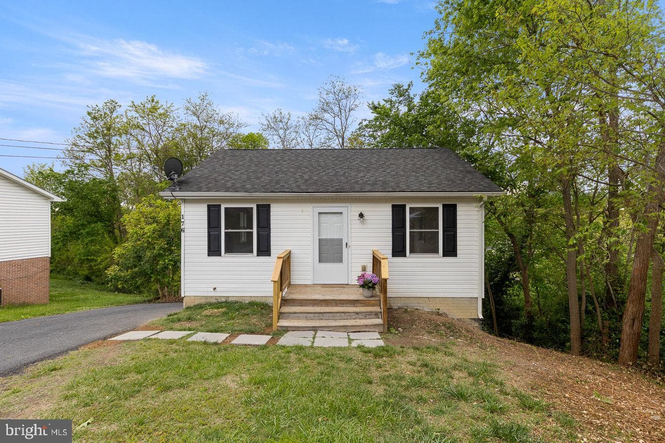 176 N Place Lane