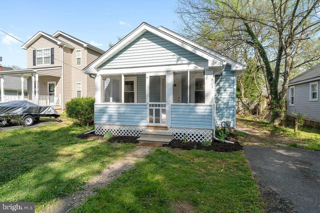 220 Mansfield Street photo 1