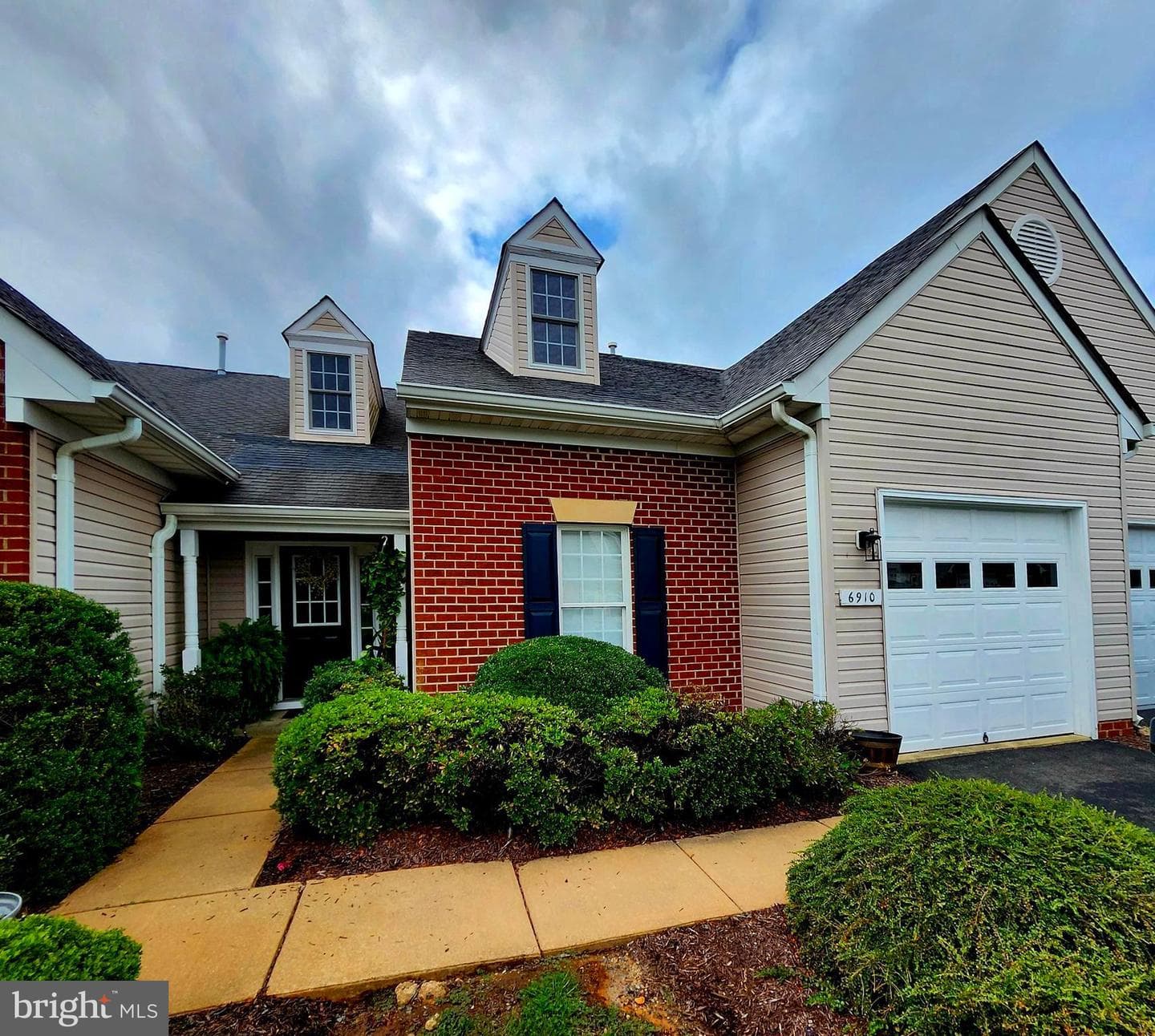 6910 Bluefield Drive photo 1