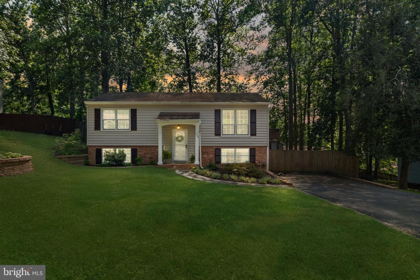 5526 Slater Street photo 1