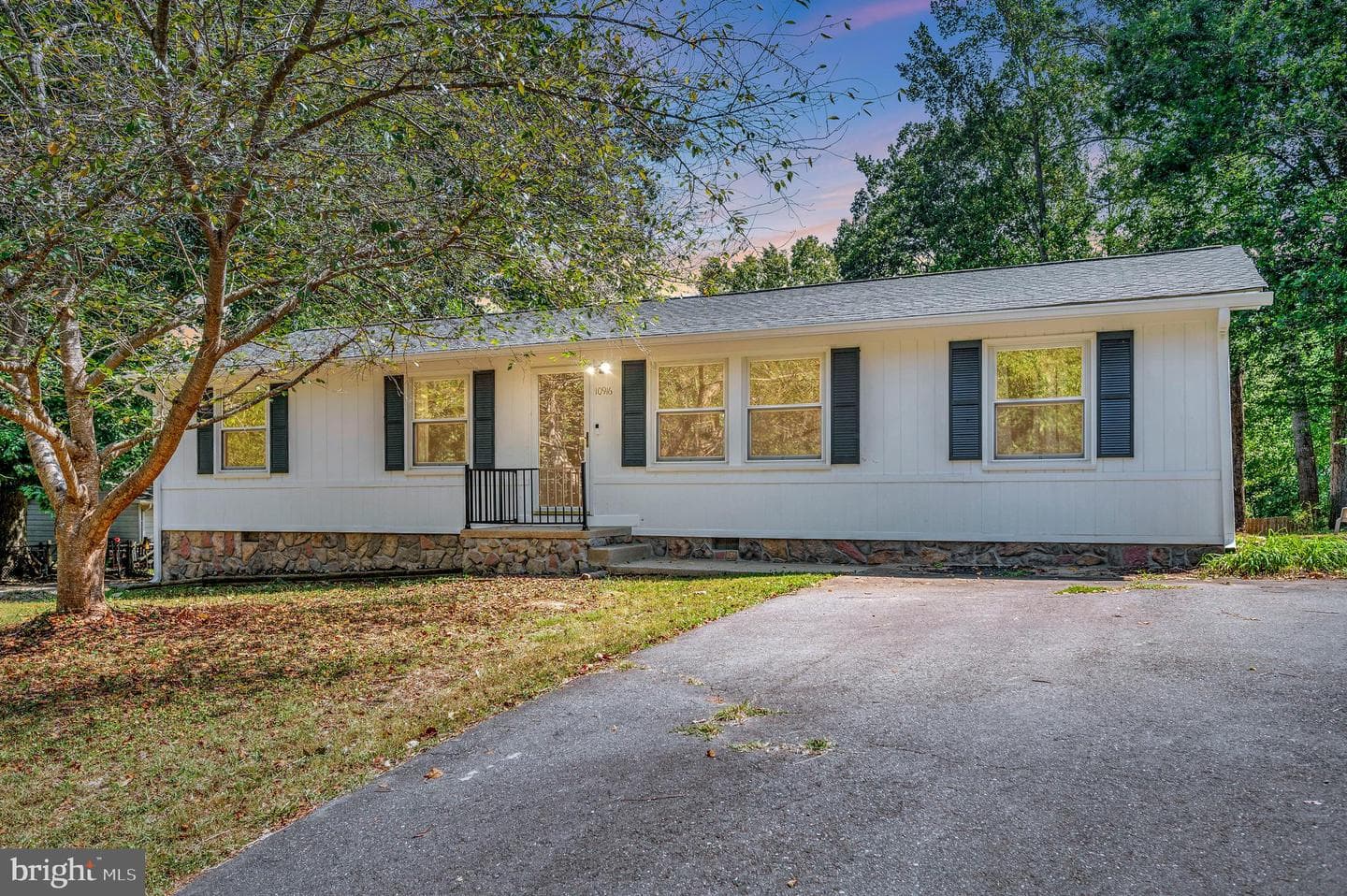 10916 Deer Drive photo 1