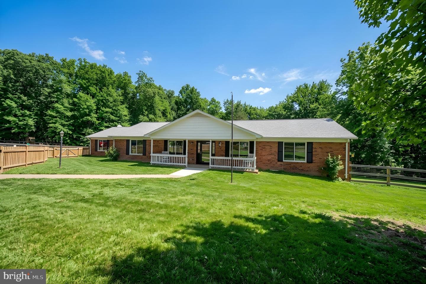 20 Berkshire Lane photo 1