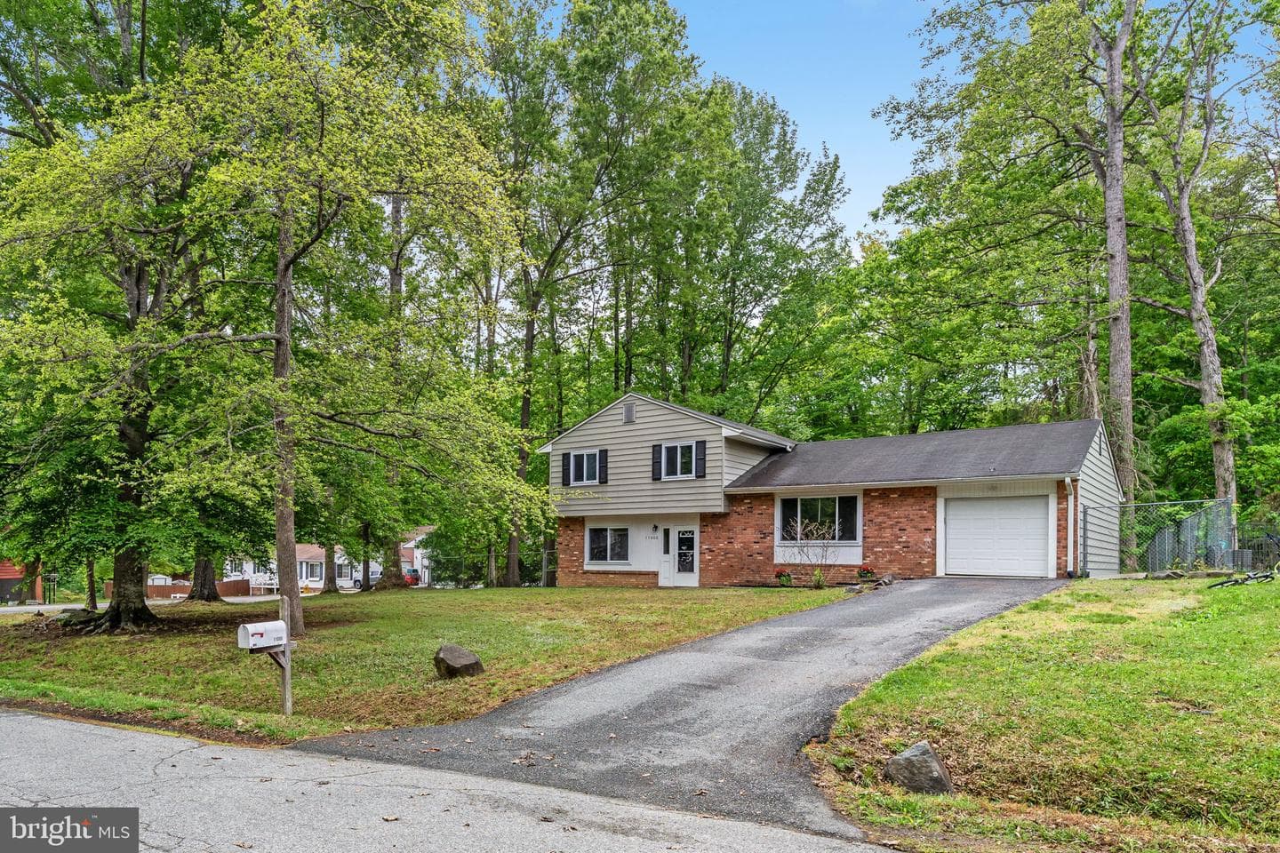 11000 Meadowlark Lane