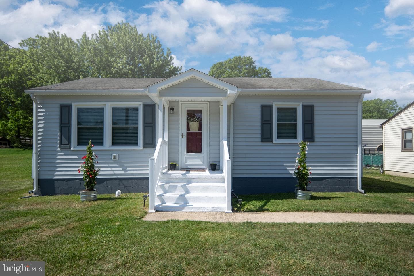 120 McLaws Street E