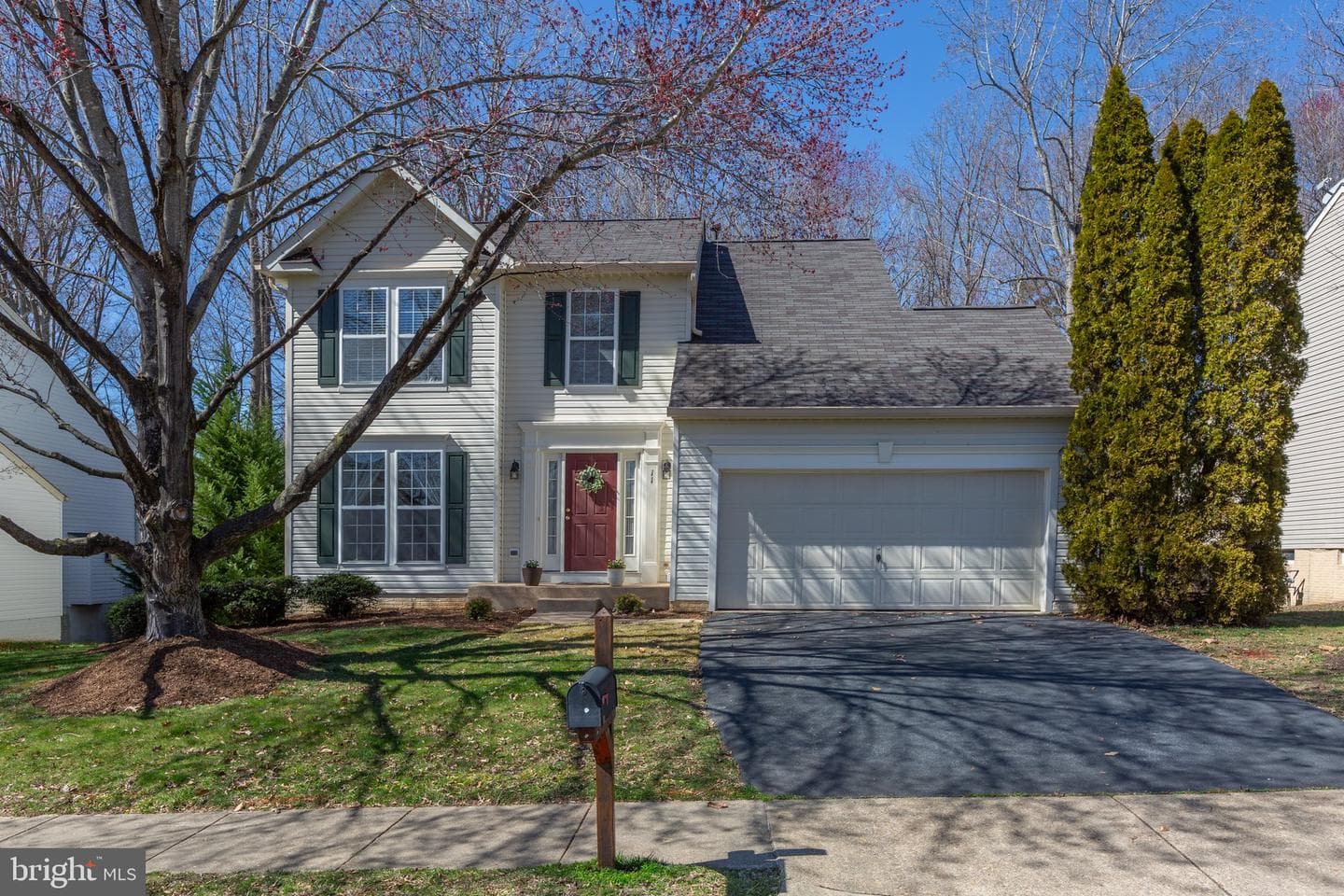 11 Emerald Drive photo 1