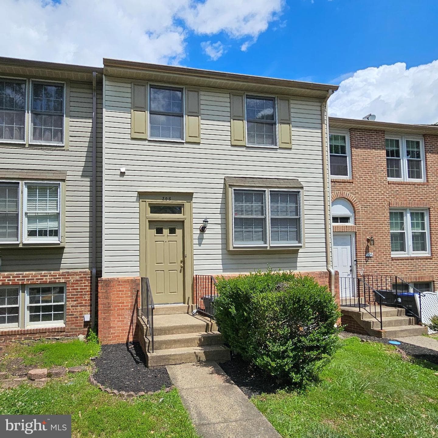 206 Ridgecrest Court photo 1