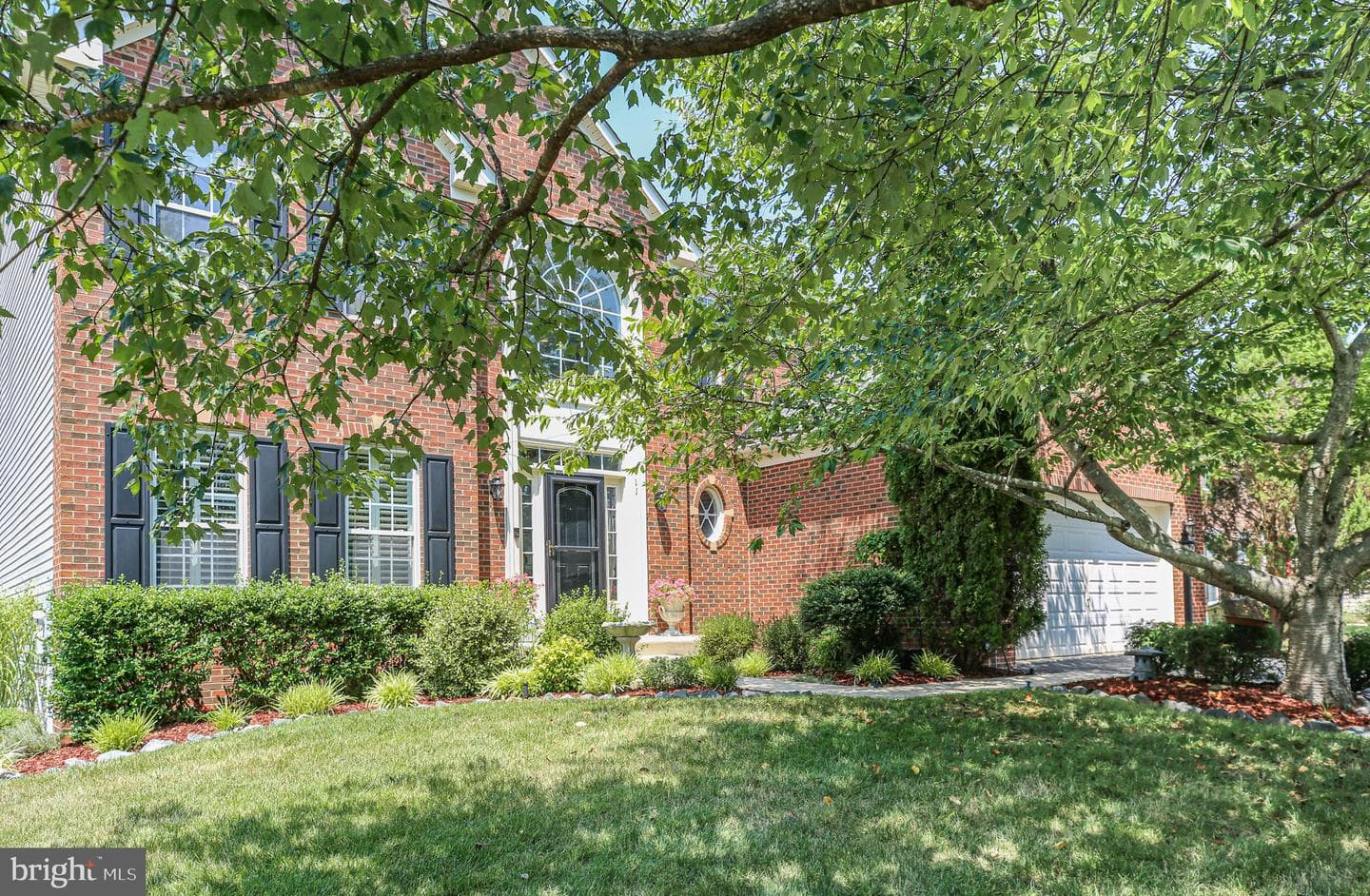 11 Temple Drive photo 1