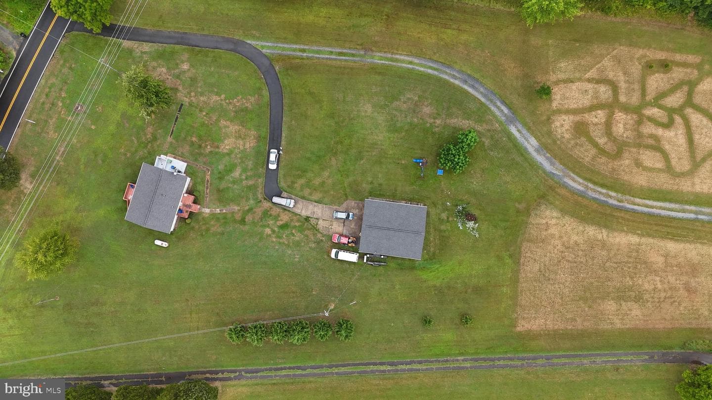1437 Hartwood Road photo 1