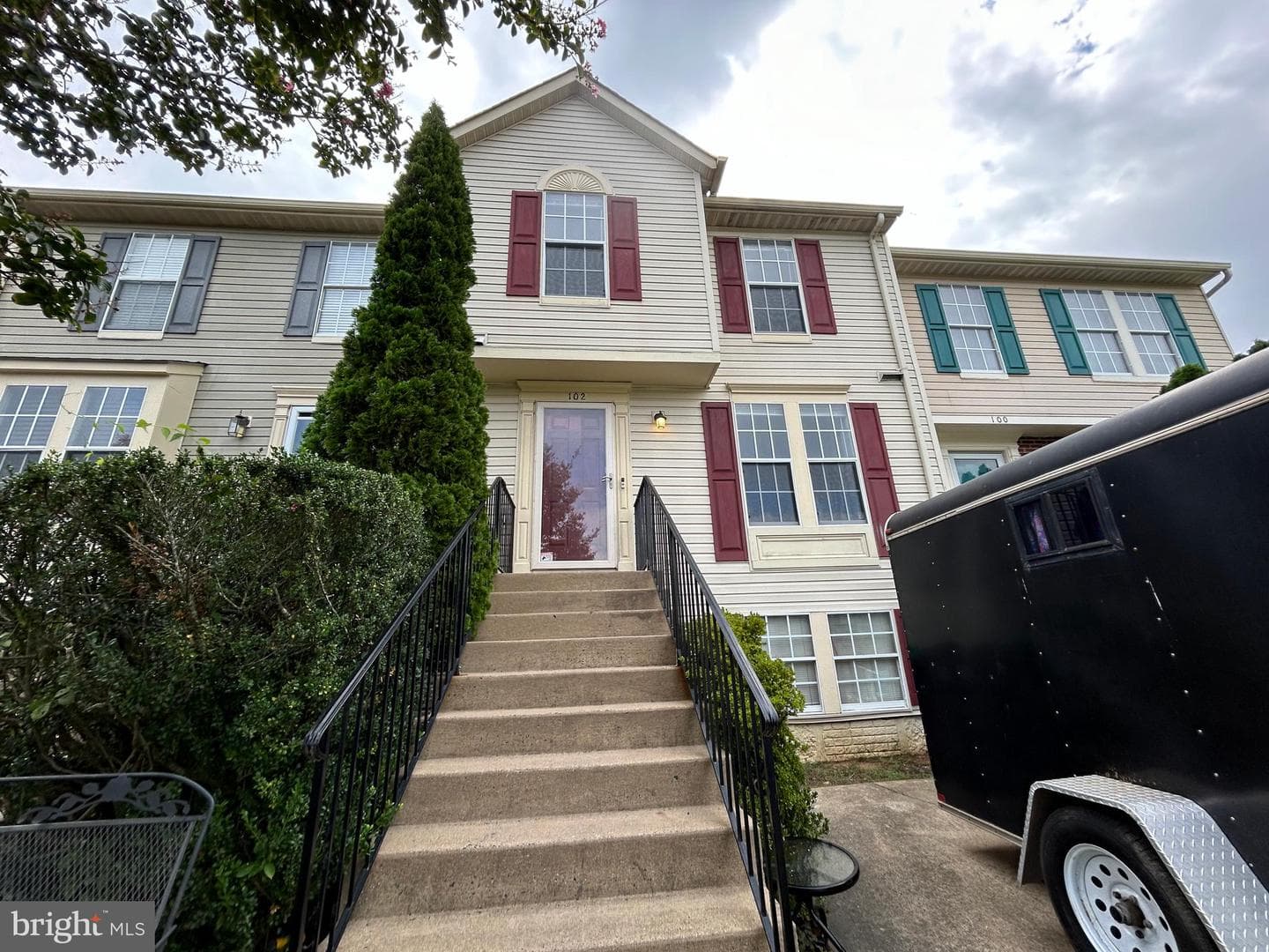 102 Sedgwick Court photo 1