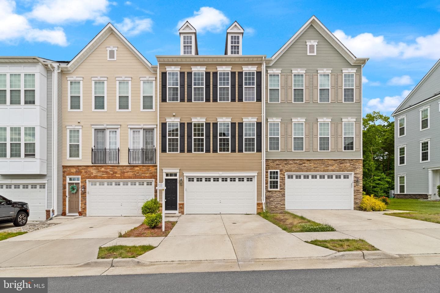 16 Sickle Drive photo 1