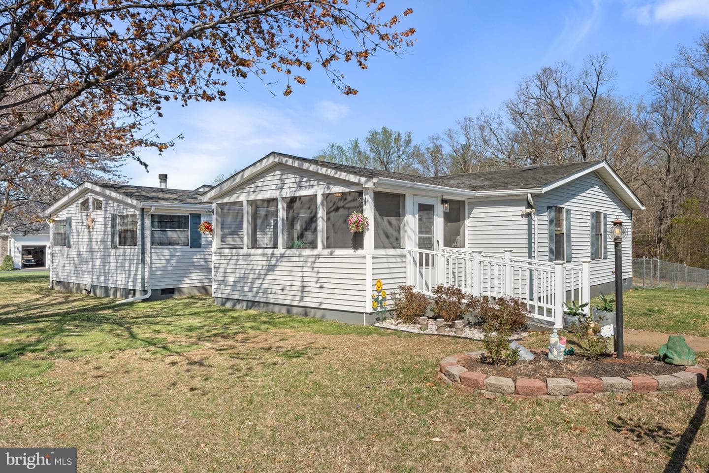166 Toluca Road photo 1