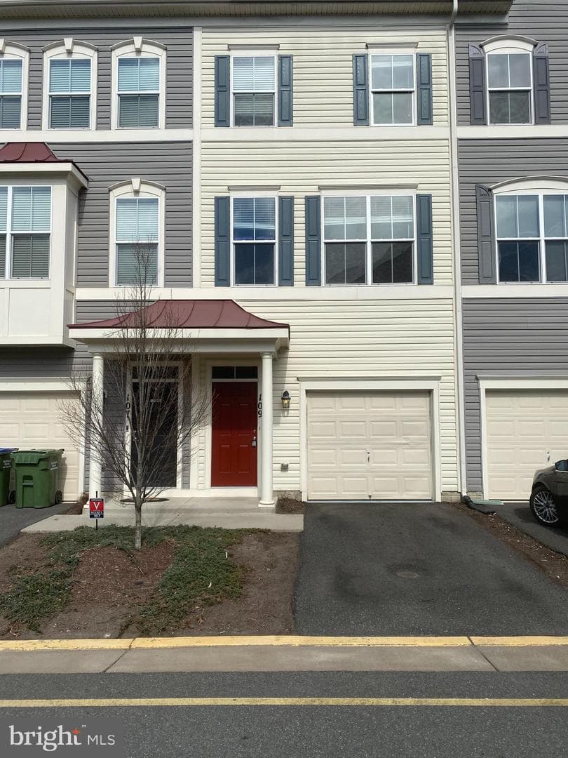 109 Woodstream Circle photo 1