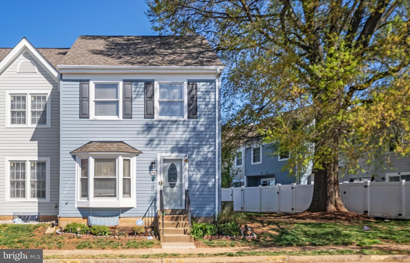 901 Madison Court photo 1