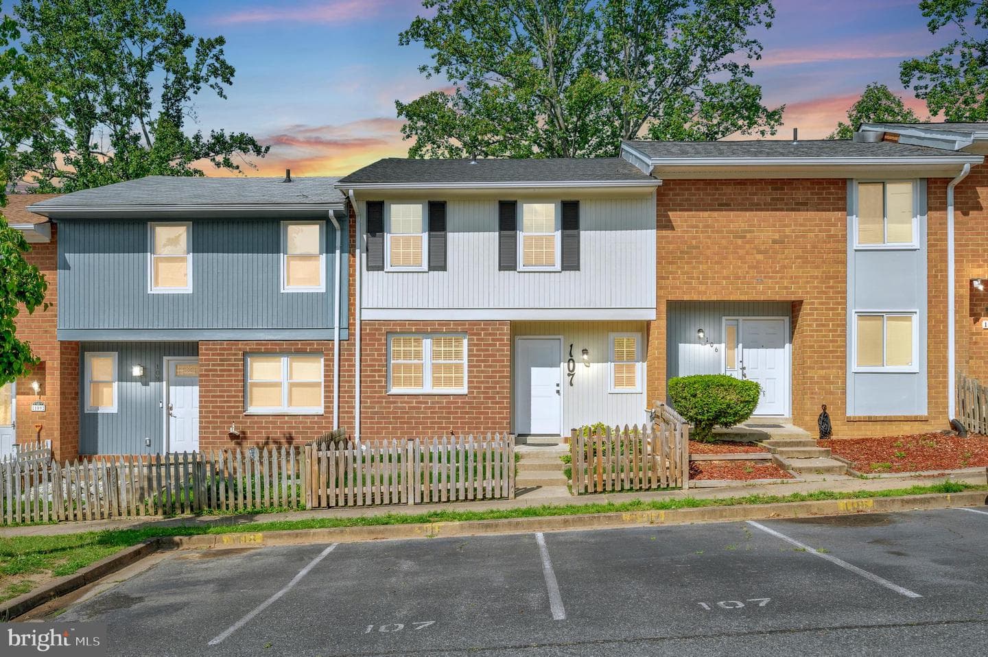 107 Oak Drive photo 1