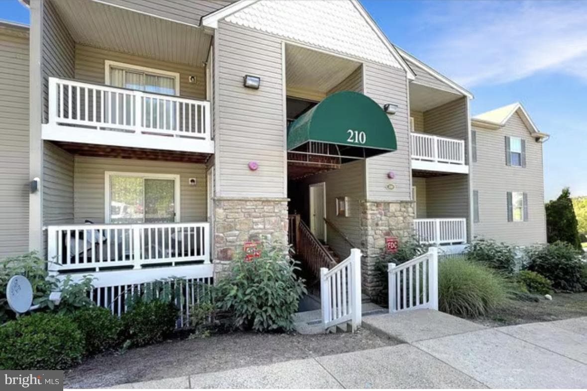 210 Wild Oak Lane #203 photo 1