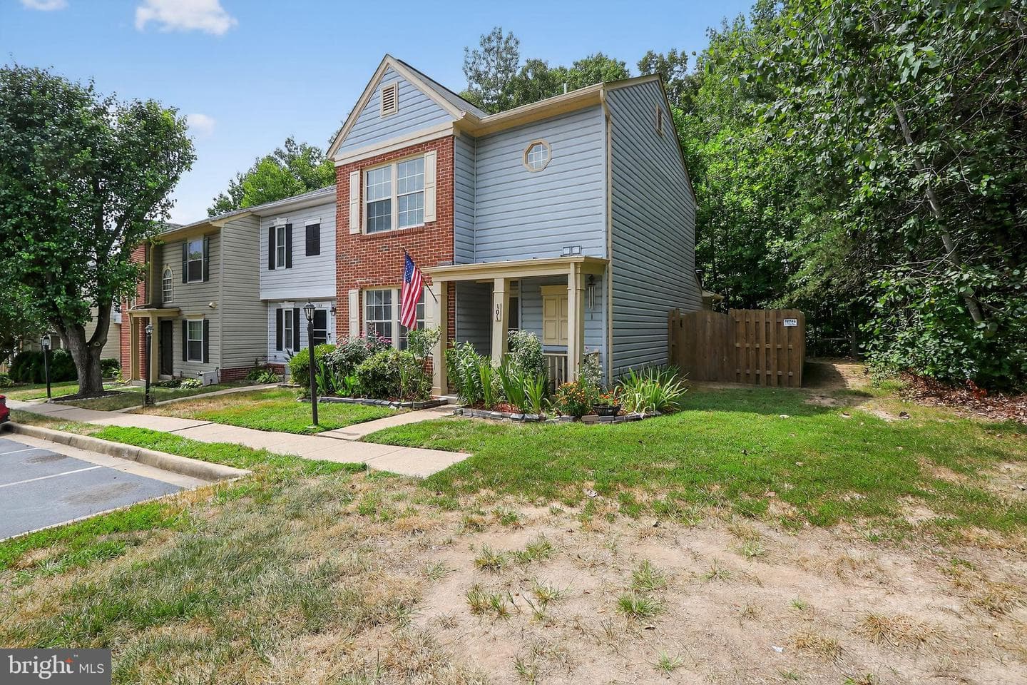 101 Kings Crest Drive photo 1