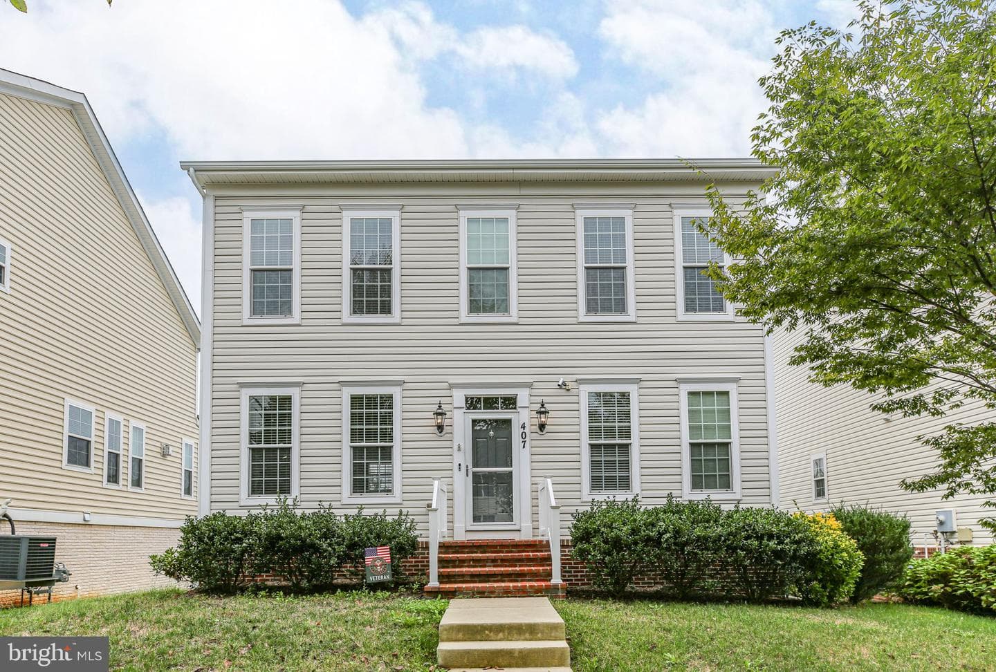 407 Apricot Street photo 1