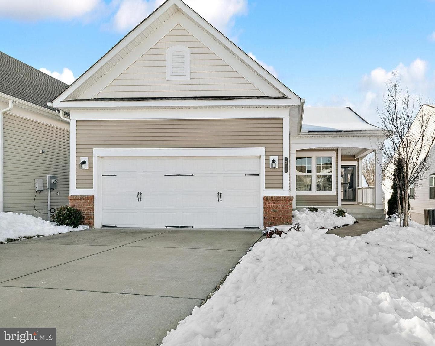21 Fenwick Drive photo 1