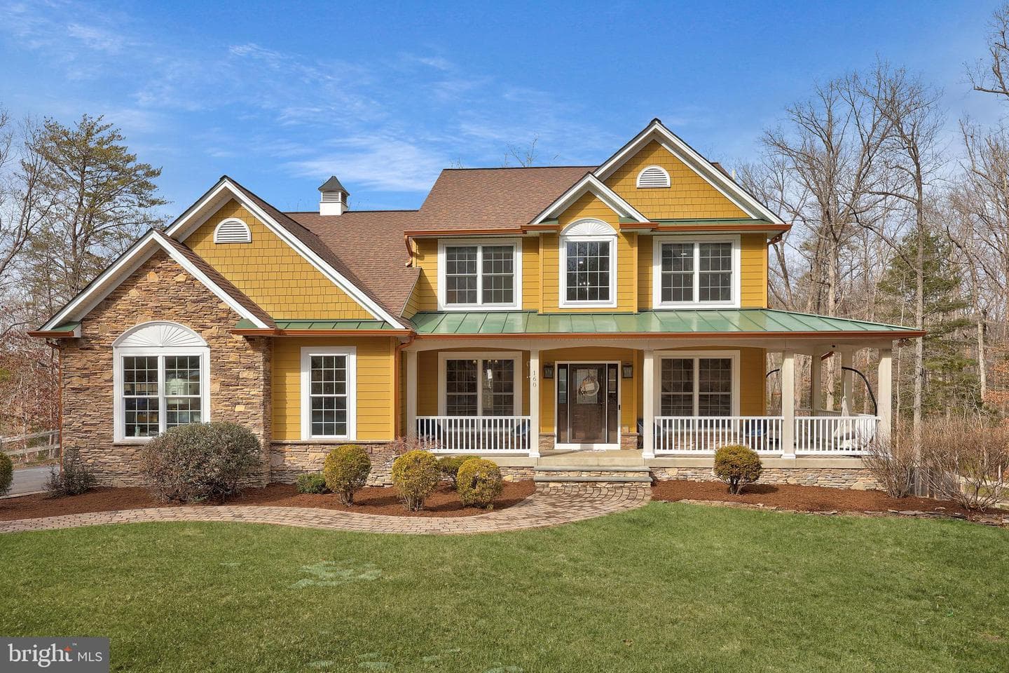 160 Queen Laurens Court photo 1