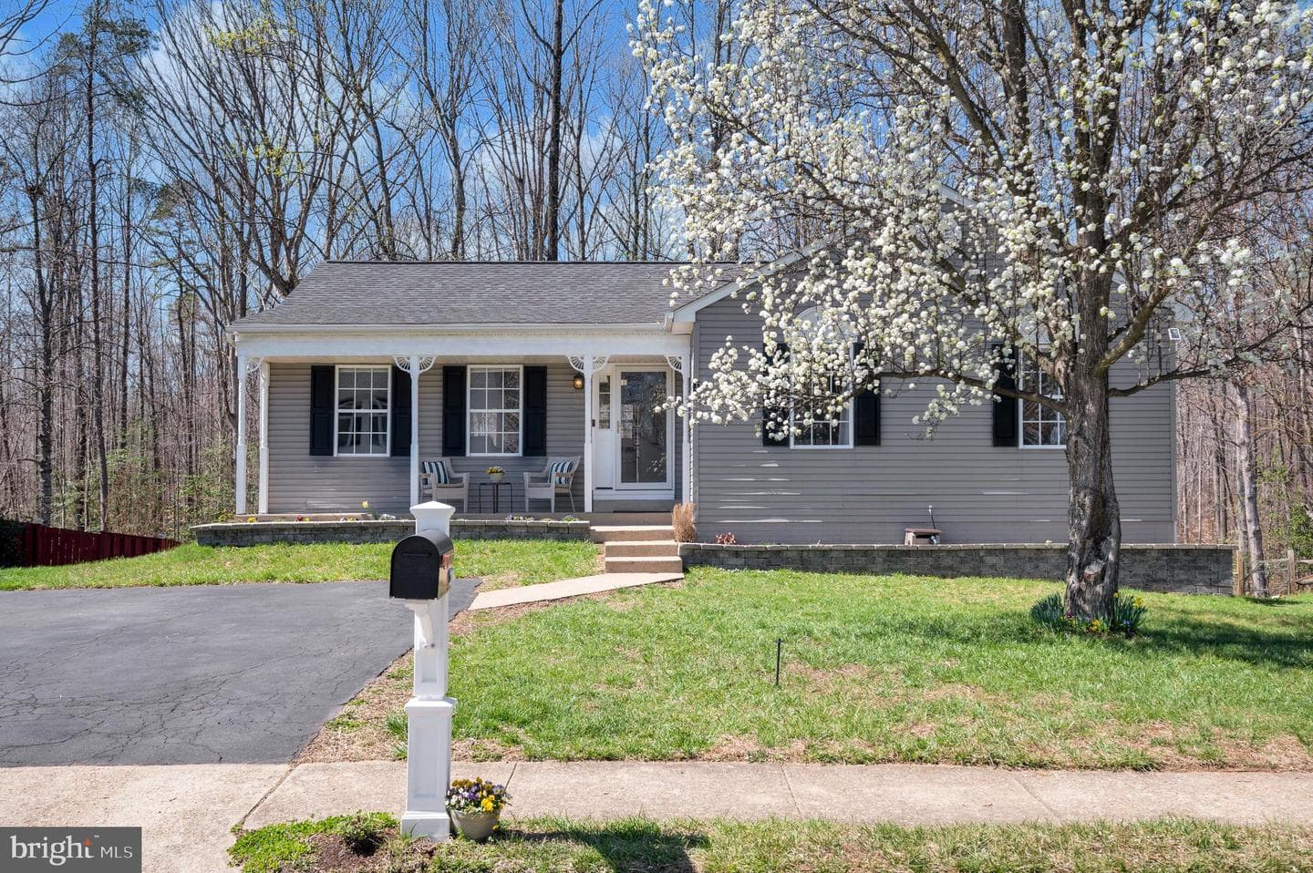 128 Theresa Drive photo 1