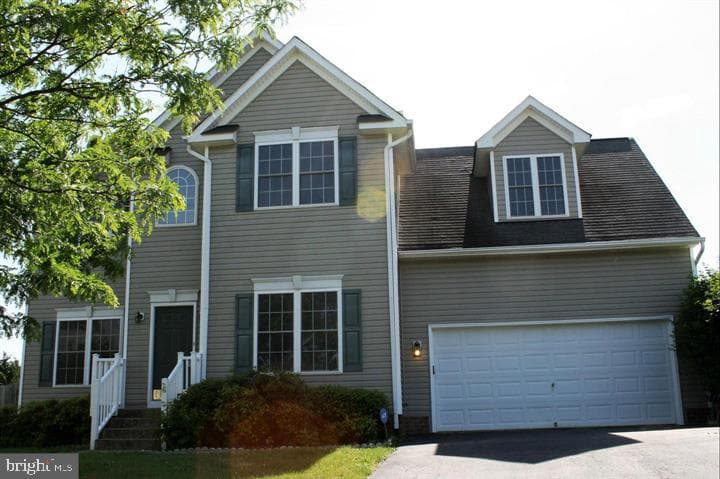 4 Rochelle Court photo 1