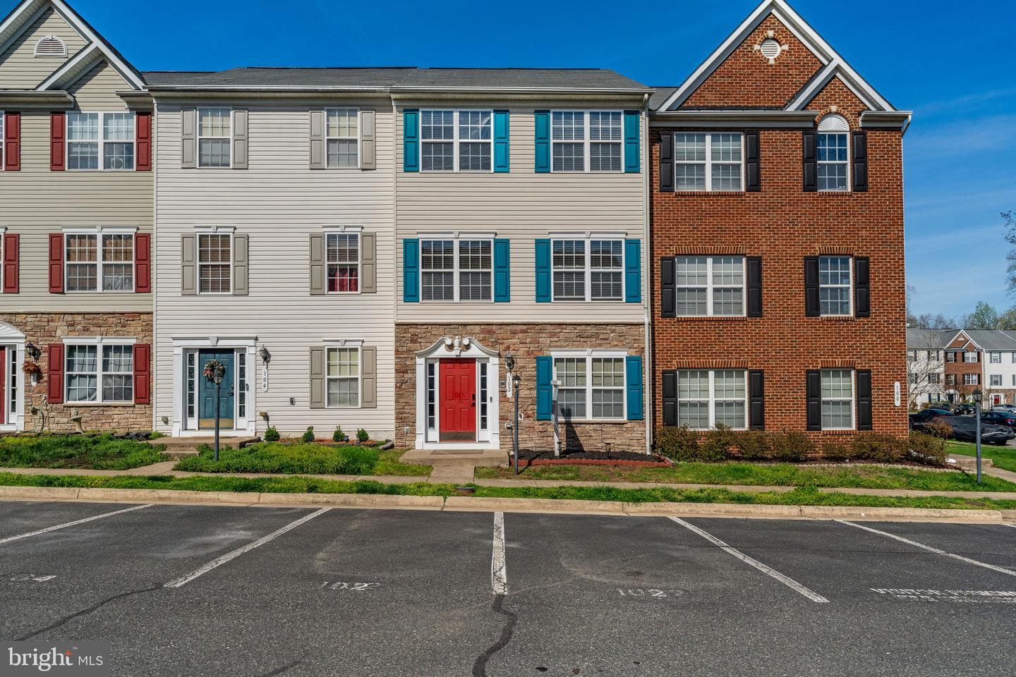 102 Clearwater Court