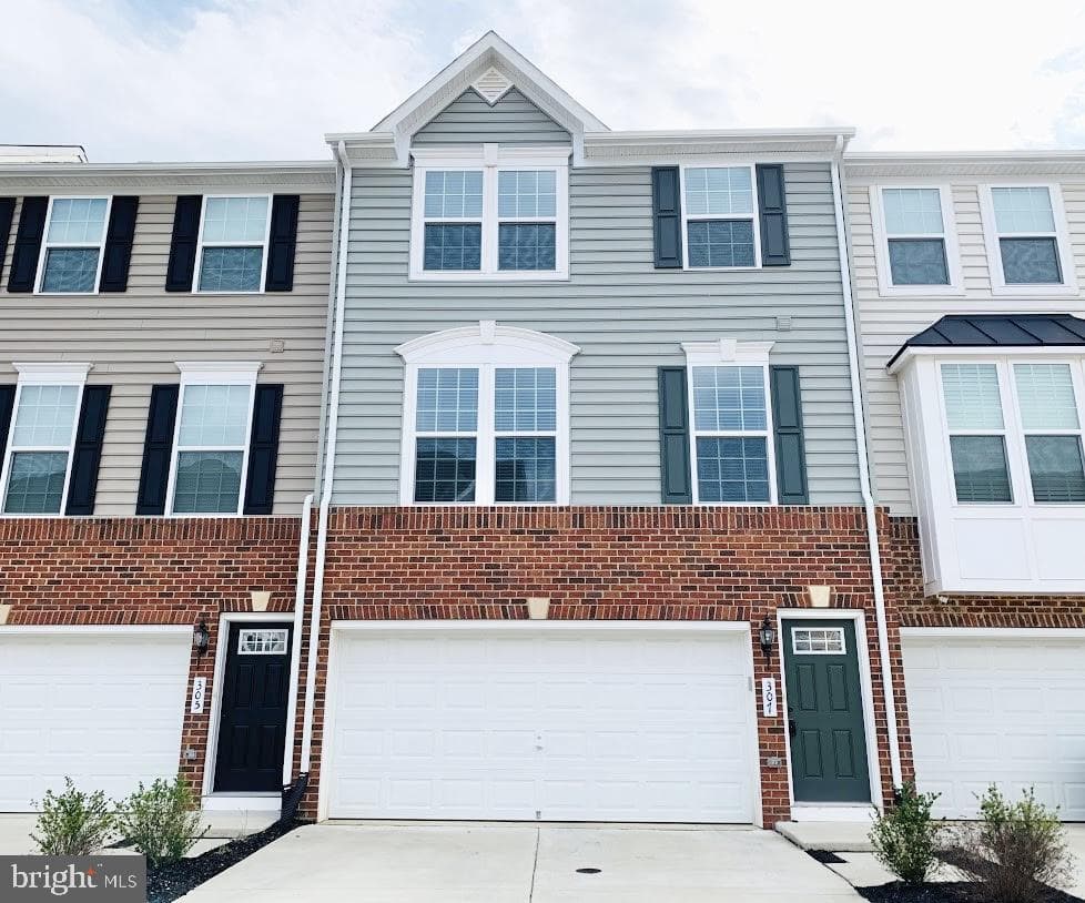 307 Streamview Drive