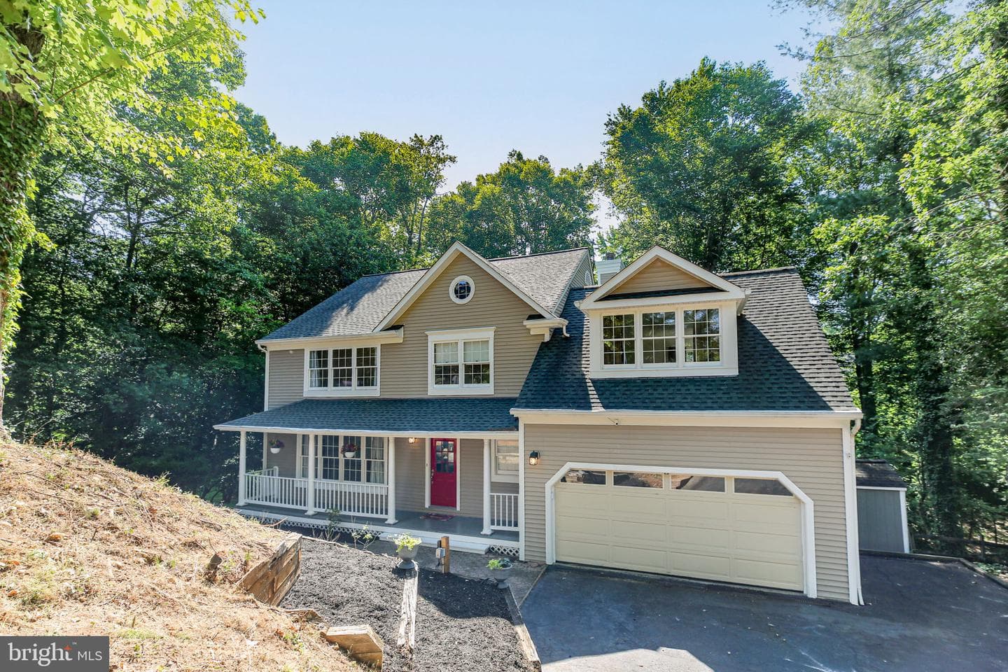 302 Commodore Cove