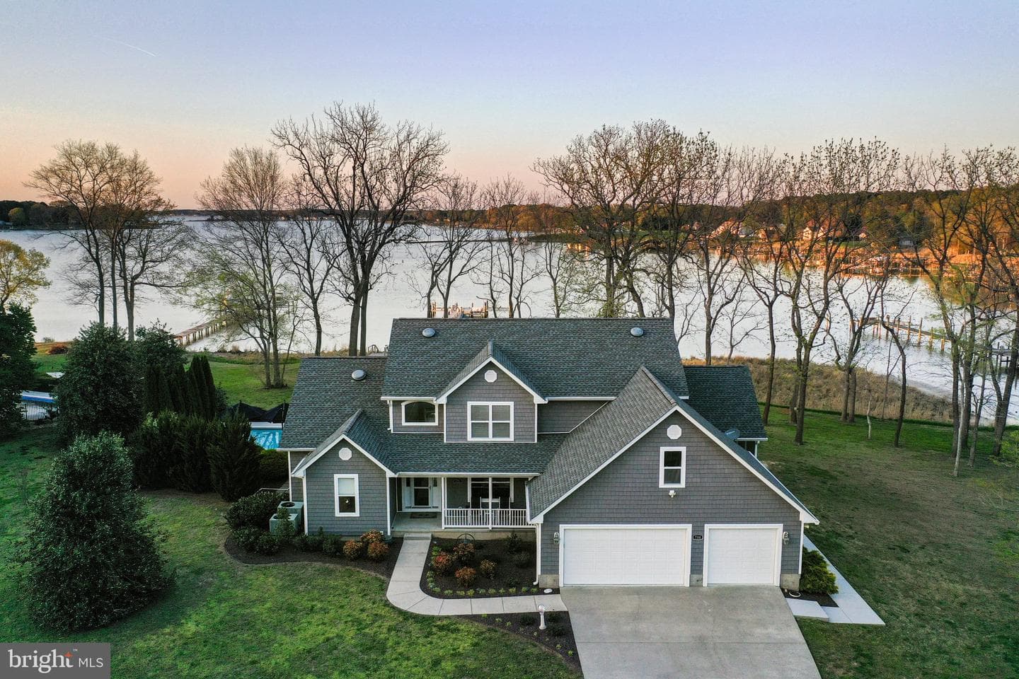 750 Quiet Harbor photo 1