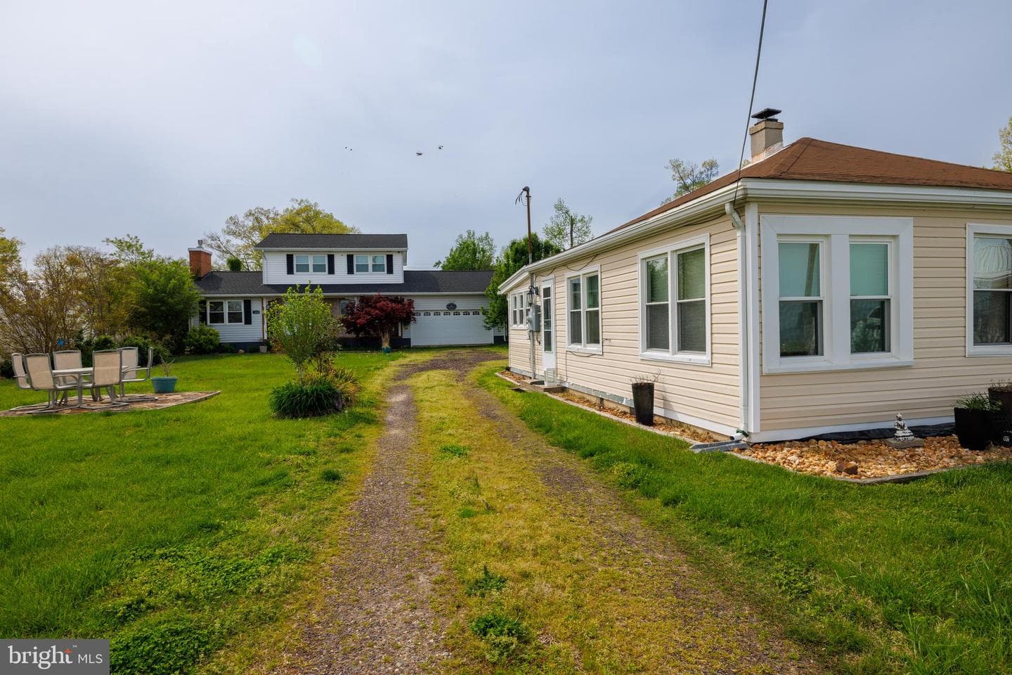 1519 Irving Avenue photo 1