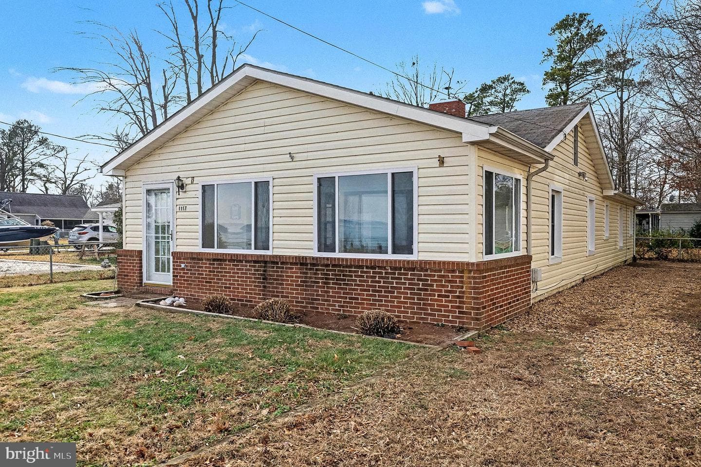1117 Irving Avenue photo 1