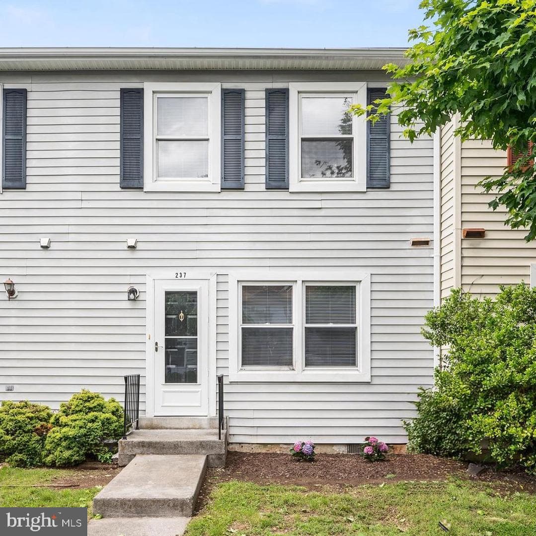 237 Kimberly Way photo 1