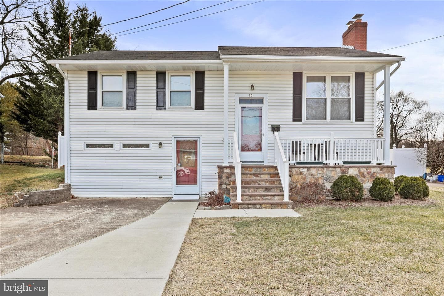 601 Hollingsworth Drive photo 1