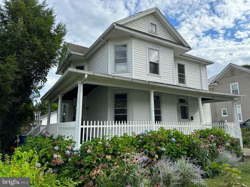 108 Luray Avenue photo 1