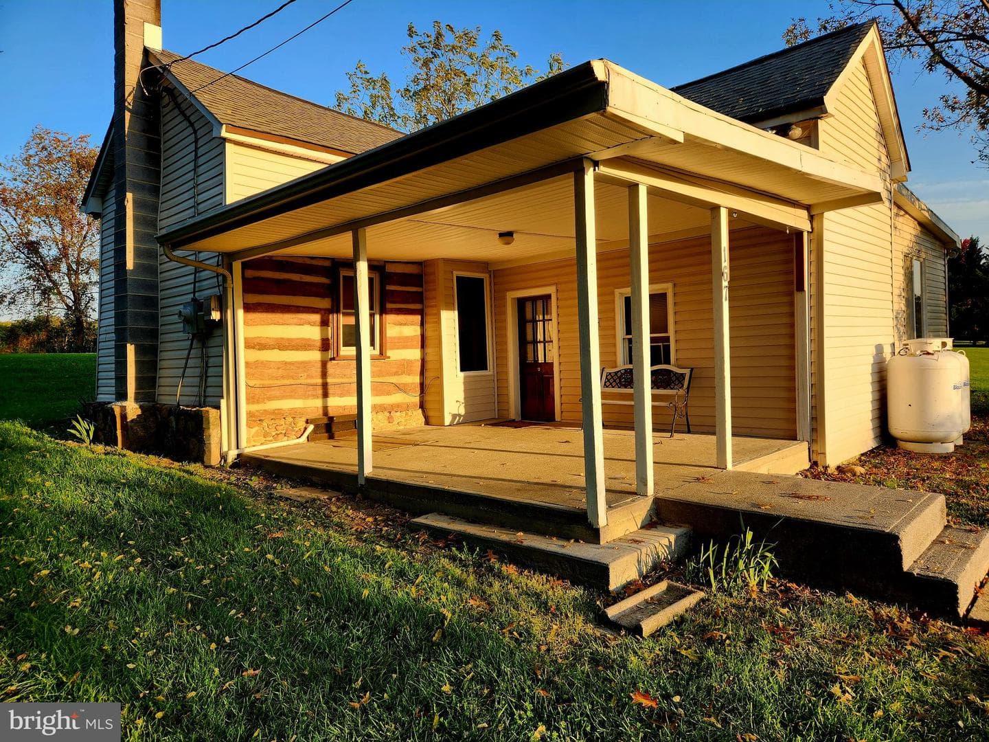 167 Robinson Road photo 1