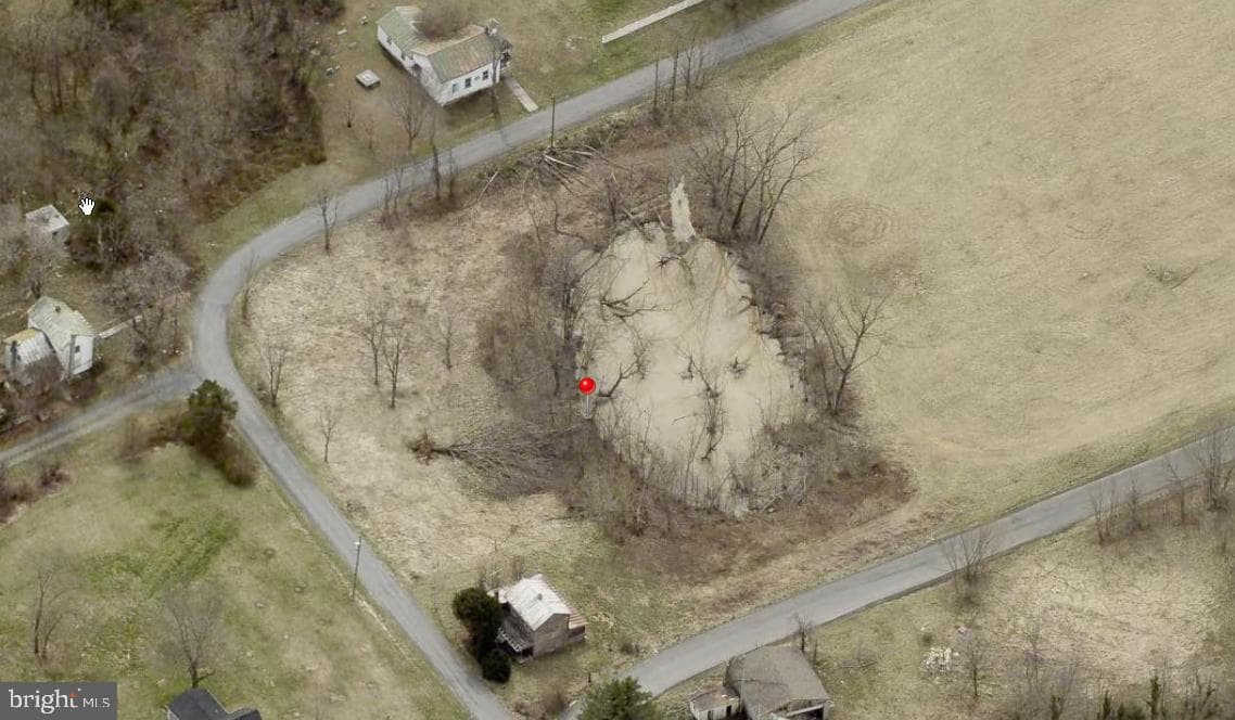 32 Walters Lane photo 1