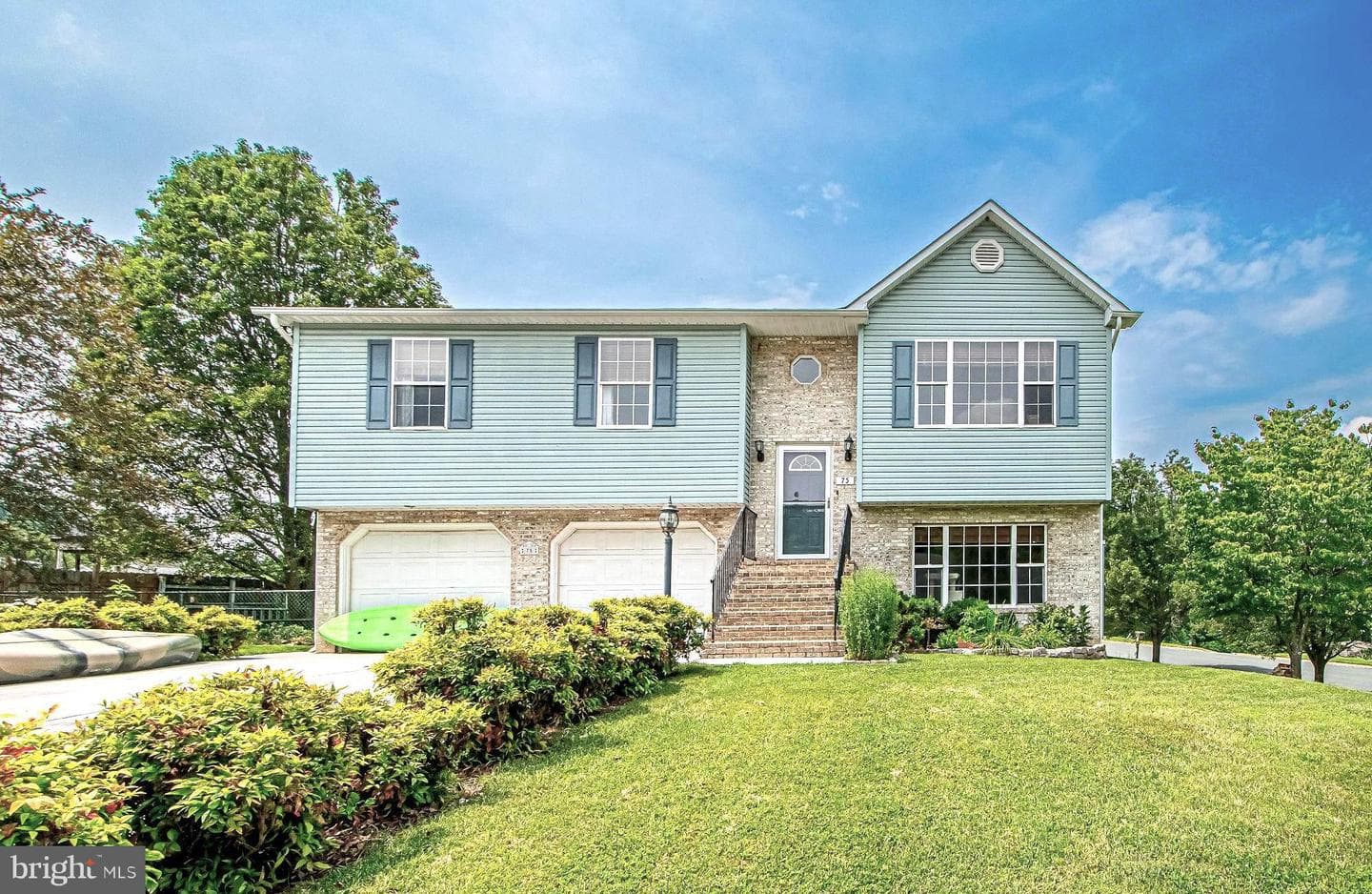 75 Westminster Drive photo 1
