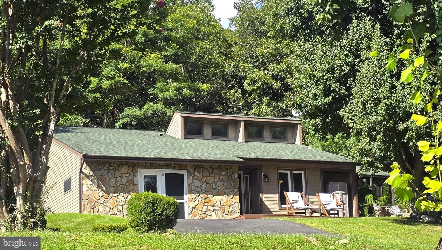 152 Richmond Road photo 1