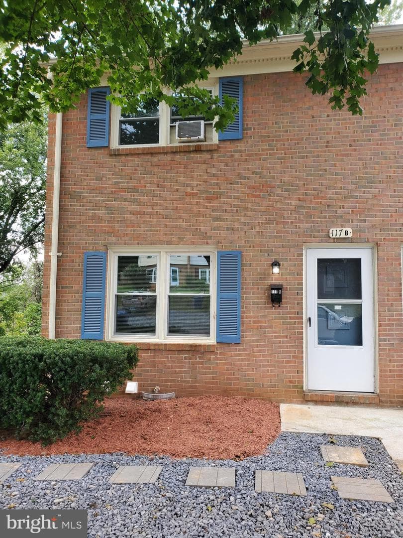 117 Shenandoah Avenue S photo 1