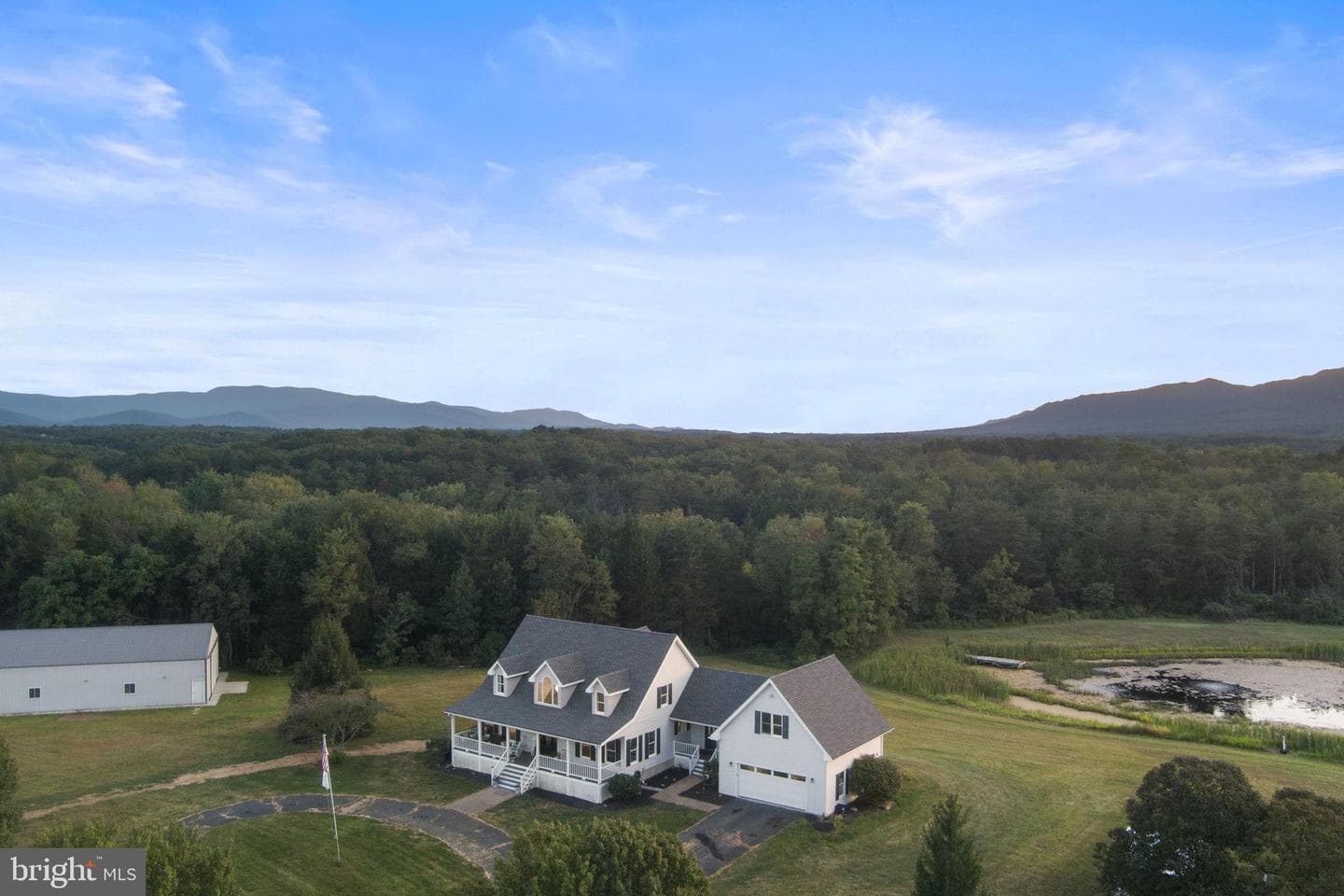 414 Simons Way photo 1