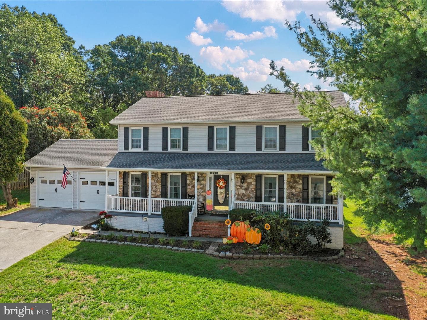 1055 Goodview Drive photo 1