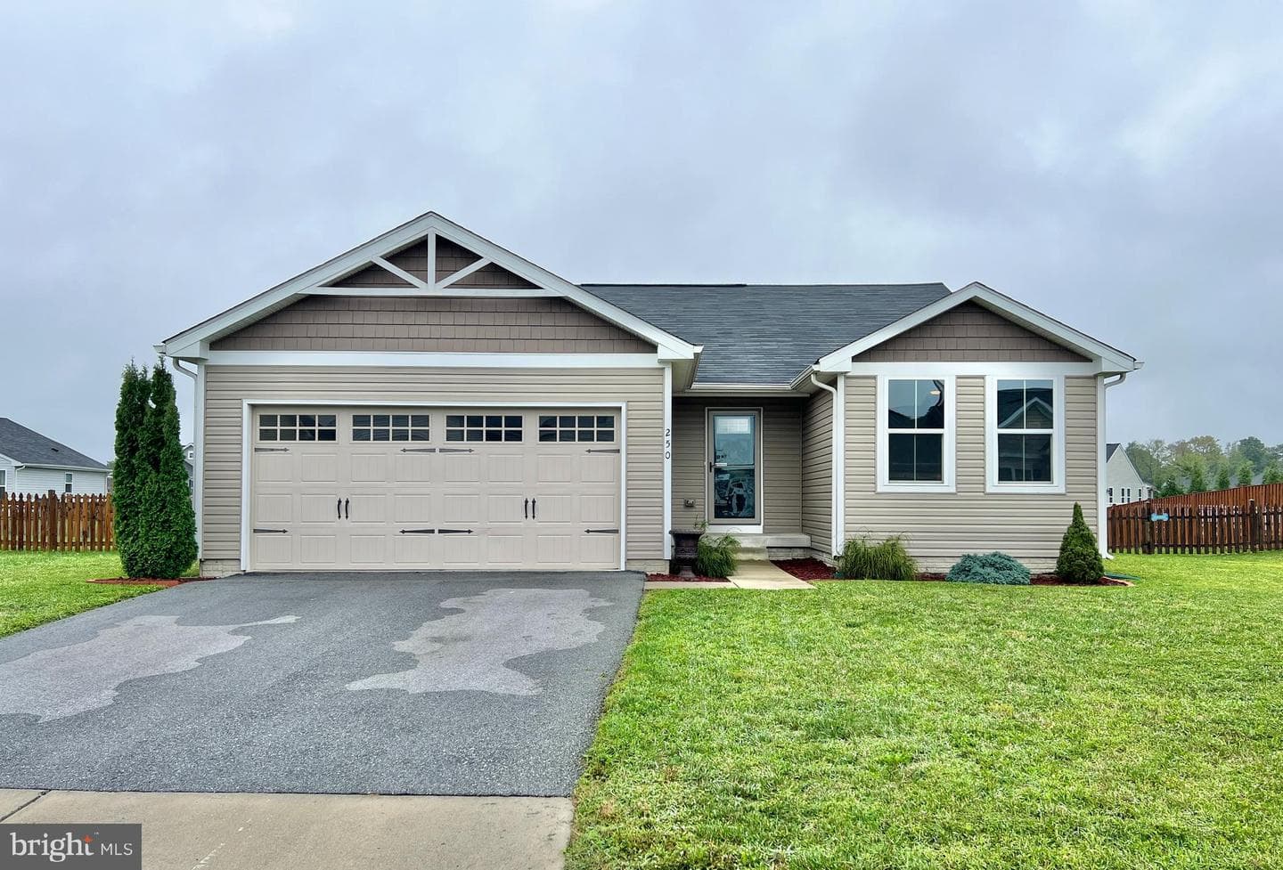 250 Aldershot Drive photo 1