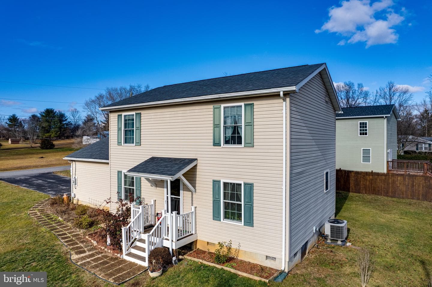 28 Powell Lane photo 1