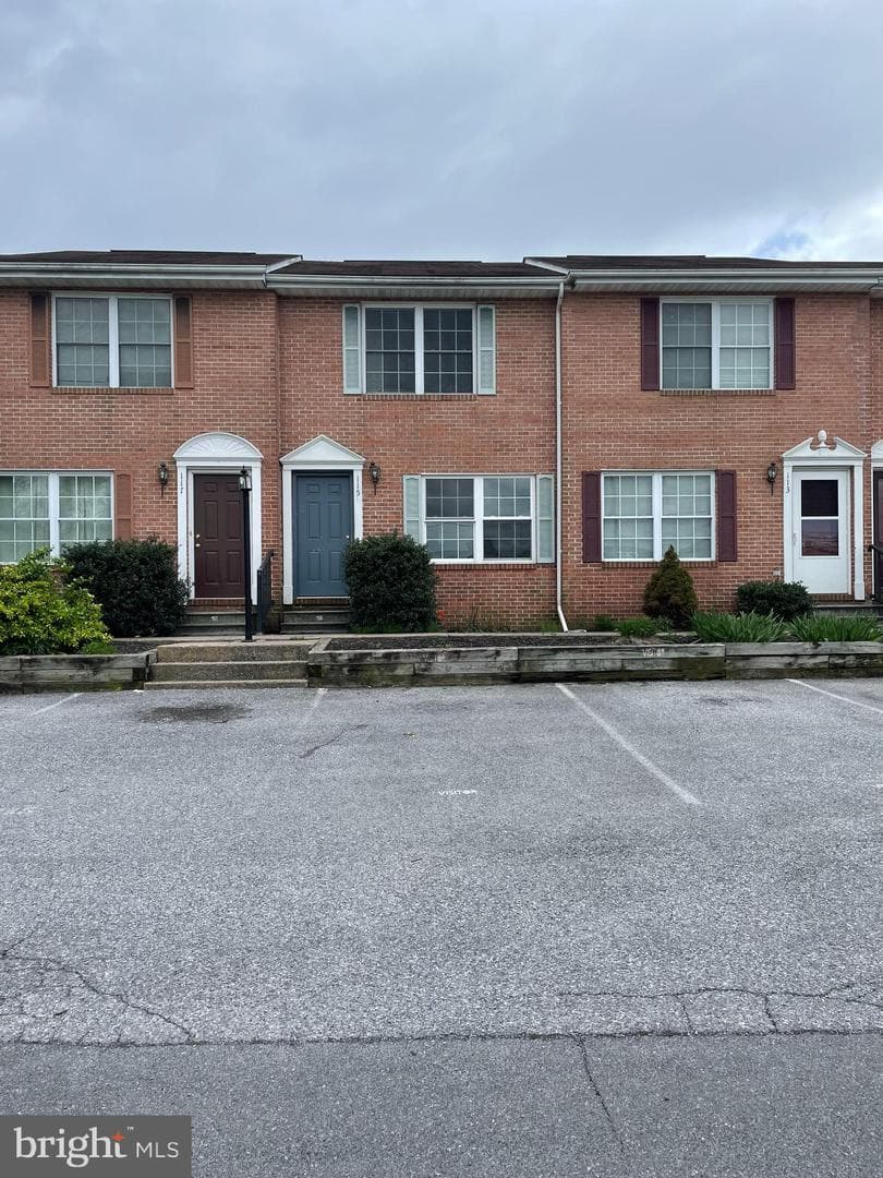 115 Douglas Avenue photo 1
