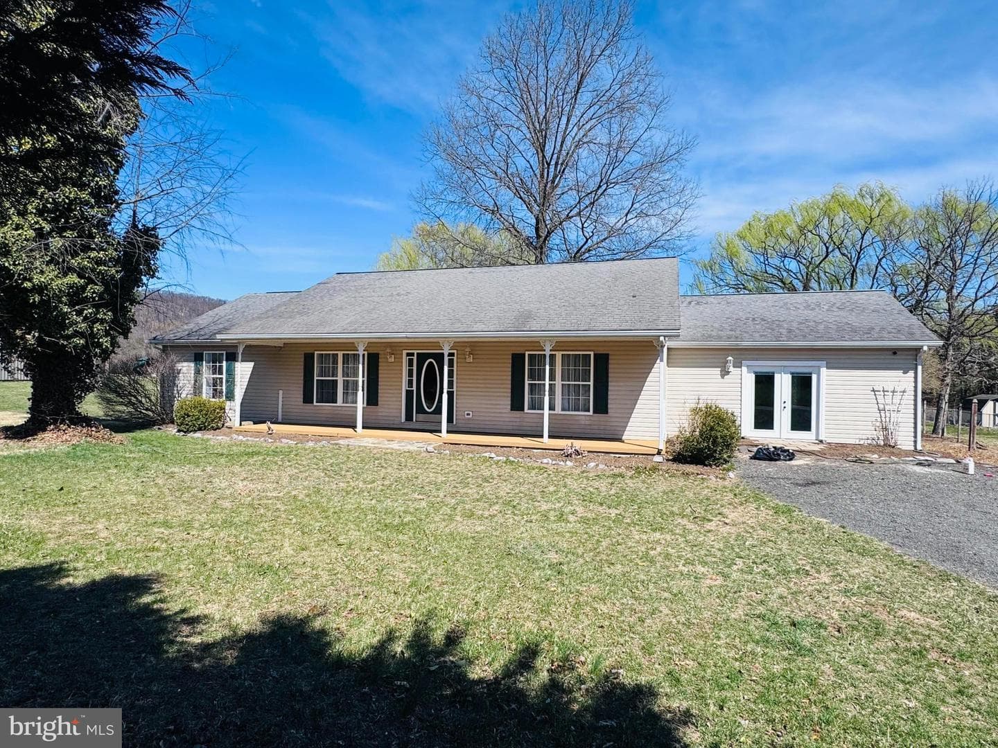 118 McGill Drive photo 1