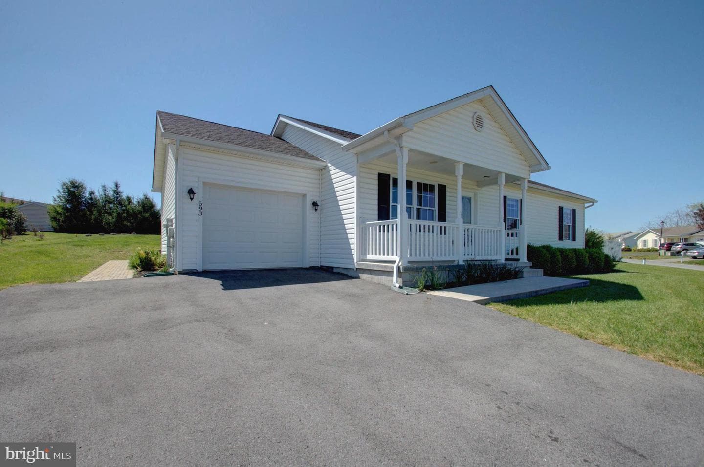 593 Ives Street photo 1