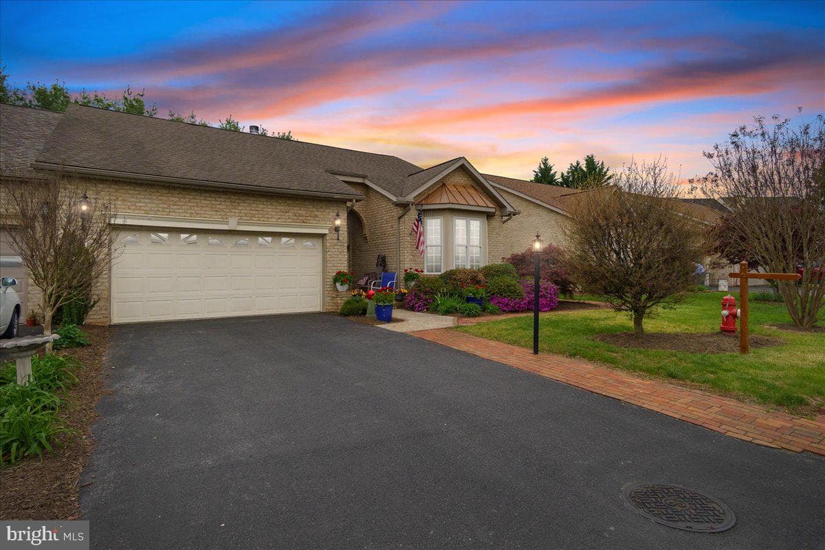 93 Radcliff Lane photo 1